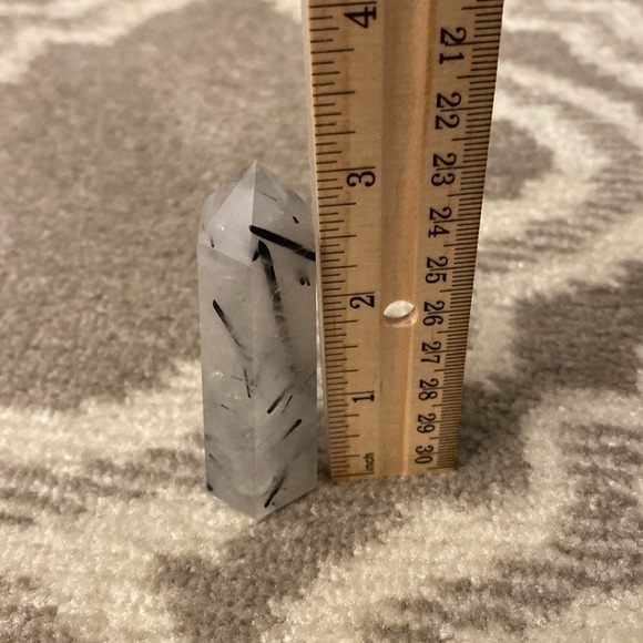 Tourmalinated Quartz Tower - Picture 3 of 3